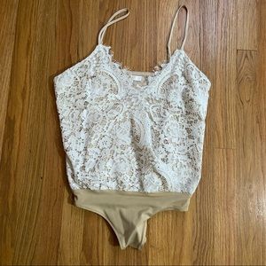 WAYF White Lace Bodysuit